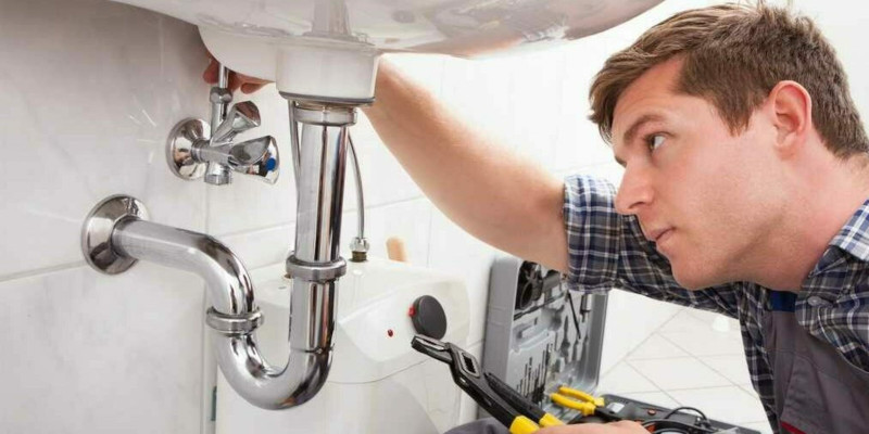 why-you-should-never-ignore-a-plumbing-emergency-(and-what-happens-if-you-do)